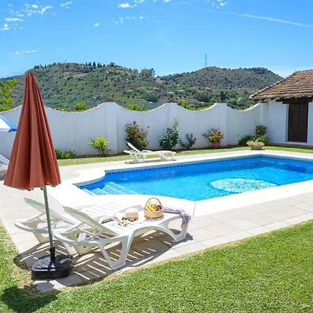 Amplia Con Precioso Jardin Cerca De Capital. Holiday home *