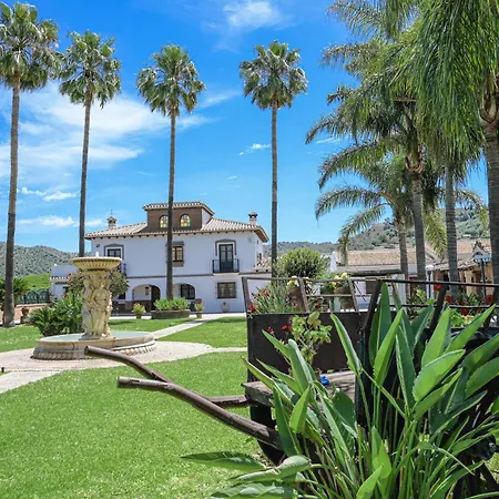 Amplia Con Precioso Jardin Cerca De Capital. *