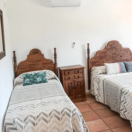 Holiday home Amplia Con Precioso Jardin Cerca De Capital. *
