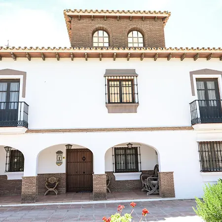 Amplia Con Precioso Jardin Cerca De Capital. Holiday home