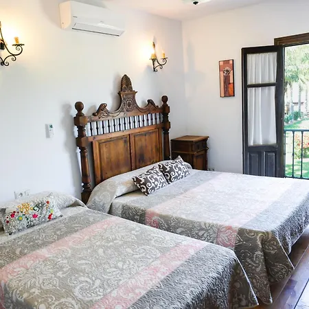 Holiday home Amplia Con Precioso Jardin Cerca De Capital. Malaga