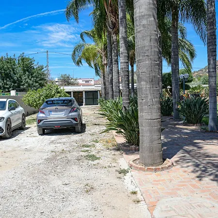 Holiday home Amplia Con Precioso Jardin Cerca De Capital. *